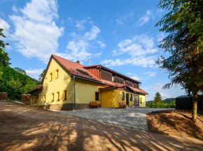 Luxe Villa in Bernartice ook voor groepen KKH045